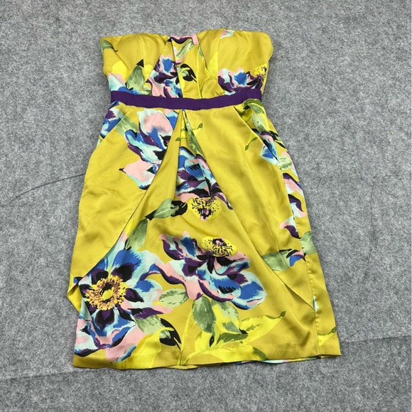 Vince Camuto Dresses & Skirts - Vince Camuto Dress Women’s 10 Yellow Floral
